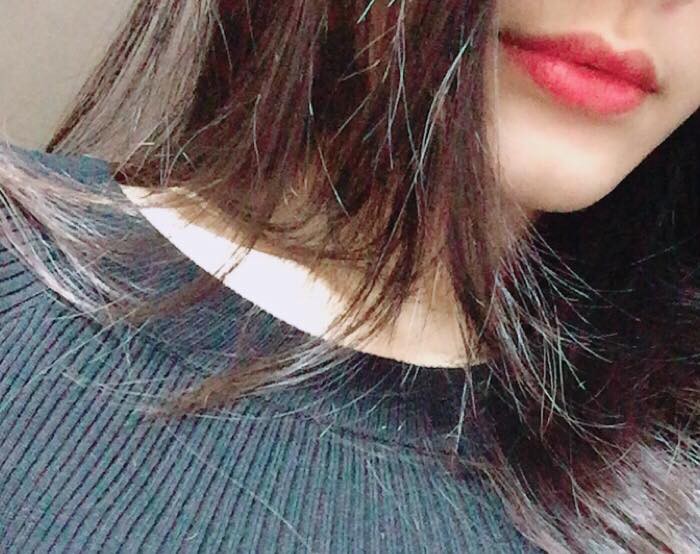 Khoe môi gợi cảm tiện thể khoe luôn ria mép, cô gái khiến cư dân mạng mắt xem ảnh tay nhặt mồm vì cười Khoe môi gợi cảm tiện thể khoe luôn ria mép, cô gái khiến cư dân mạng mắt xem ảnh tay nhặt mồm vì cười